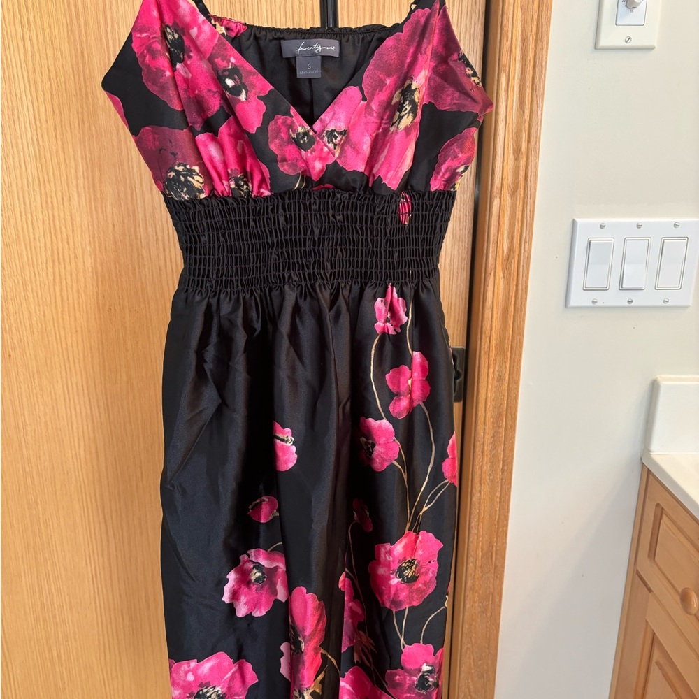 NEW FOREVER 21 Pink & Black Dress - Size Small